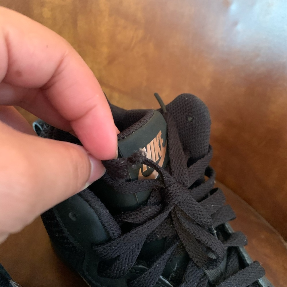 Black and rose gold Nike 6.5 - Picture 3 of 5